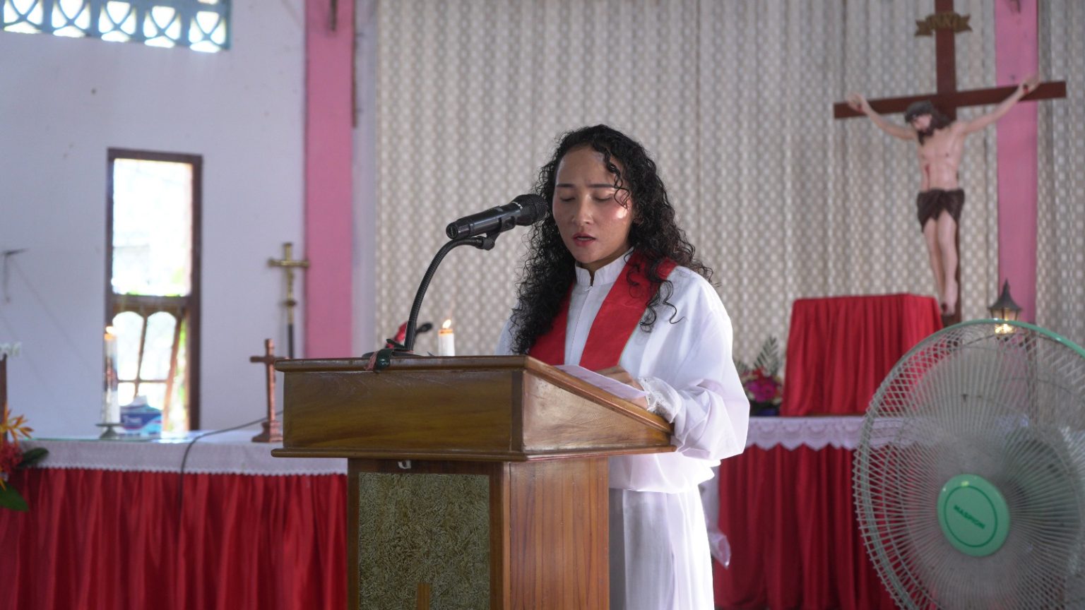 lektris Gereja Santa Theresia Dari Kanak kanak Yesus Merombok gerejakatolikmerombok.org