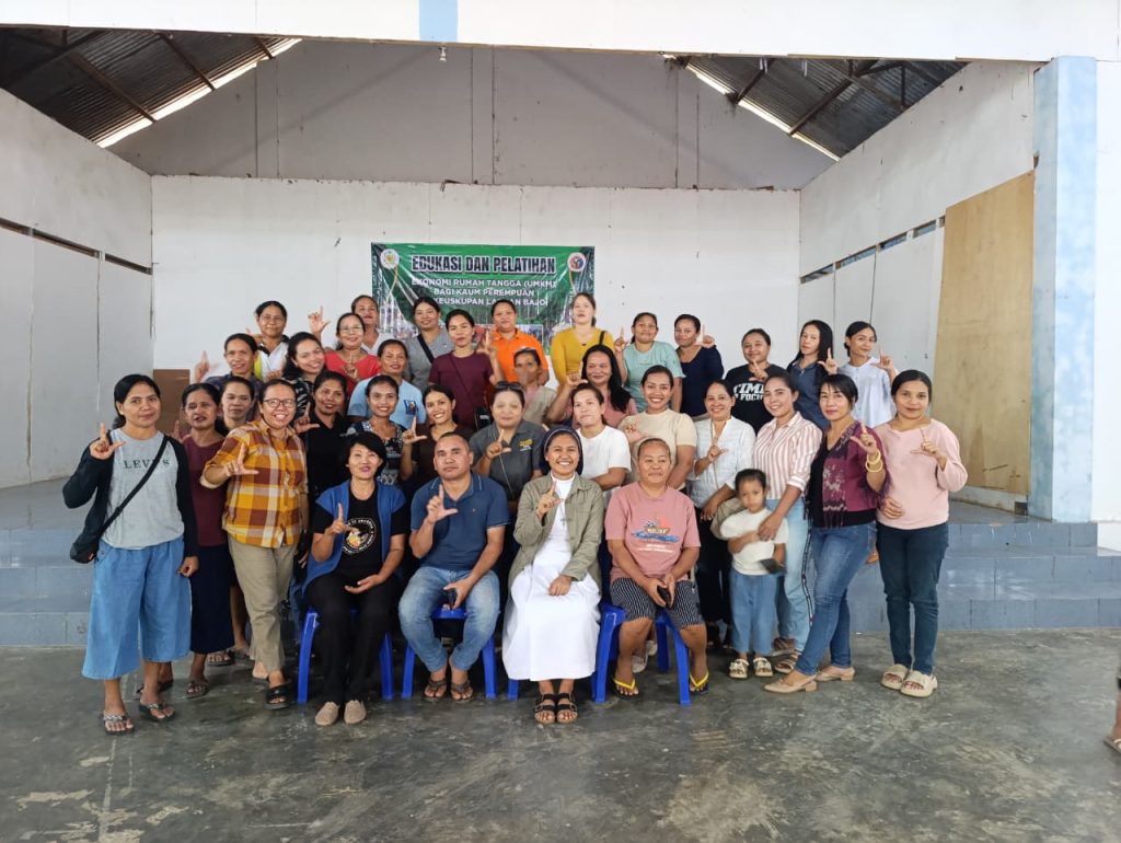 Bangun Kemandirian Perempuan Paroki Merombok Gelar Pelatihan UMKM bagi Utusan KBG Bangun Kemandirian Perempuan Paroki Merombok Gelar Pelatihan UMKM bagi Utusan KBG