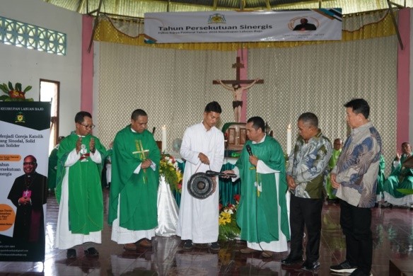 Catatan Evaluatif Perjalanan Semester Pertama Paroki St. Theresia dari Kanak kanak Yesus Merombok Catatan Evaluatif Perjalanan Semester Pertama Paroki St. Theresia dari Kanak kanak Yesus Merombok