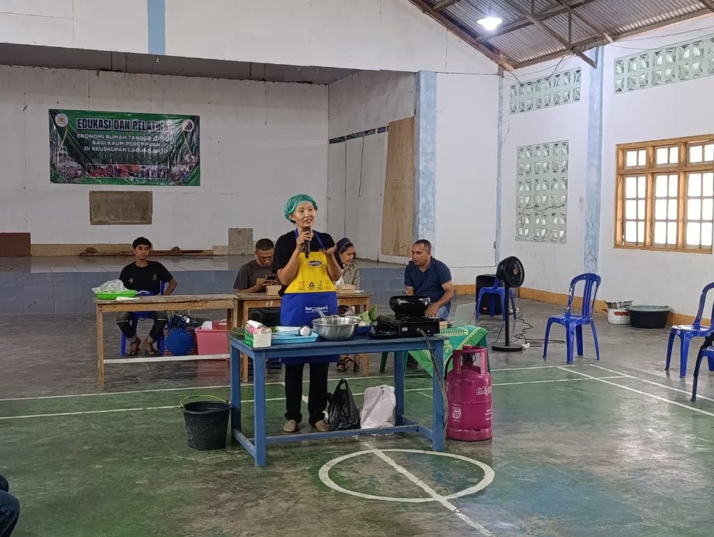 Dari Dapur ke Peluang Usaha Ibu Ibu Paroki Merombok Temukan Makna Baru Pemberdayaan Perempuan Dari Dapur ke Peluang Usaha Ibu Ibu Paroki Merombok Temukan Makna Baru Pemberdayaan Perempuan