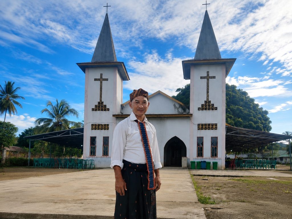 Mengikat Ekonomi Umat Melalui UMKM Jalan Pastoral Membangun Kemandirian di Paroki St. Theresia dari Kanak Kanak Yesus Merombok Mengikat Ekonomi Umat Melalui UMKM Jalan Pastoral Membangun Kemandirian di Paroki St. Theresia dari Kanak Kanak Yesus Merombok