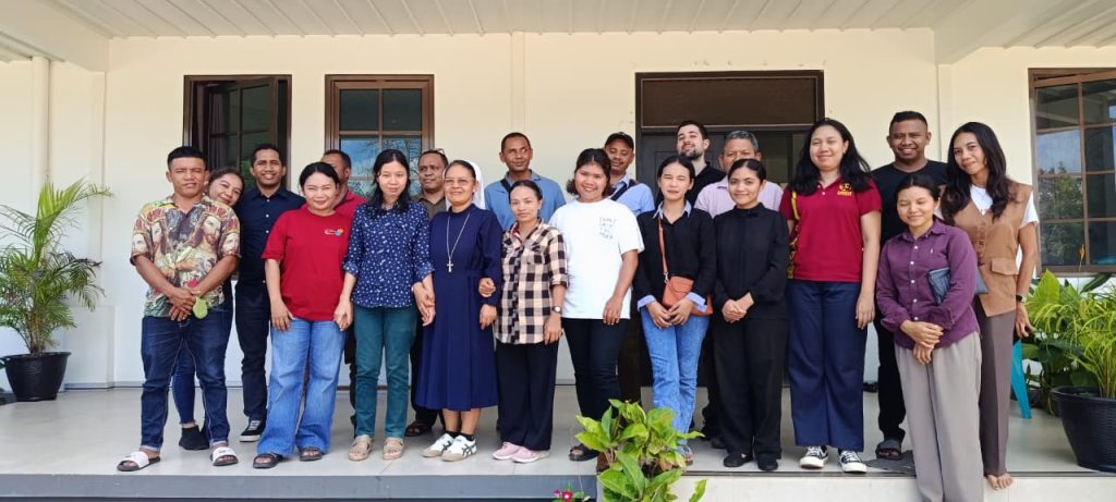 Menjemput yang Terpinggirkan Caritas Indonesia dan Caritas Italiana Bangun Komunitas Inklusif di Labuan Bajo Menjemput yang Terpinggirkan Caritas Indonesia dan Caritas Italiana Bangun Komunitas Inklusif di Labuan Bajo