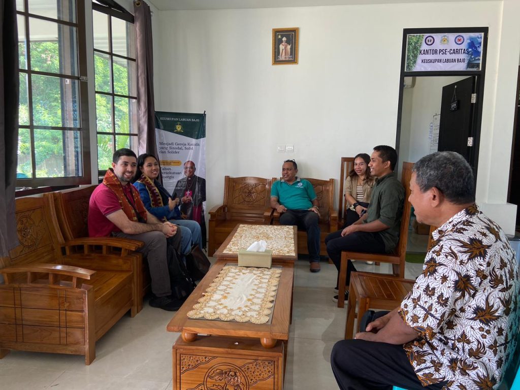 Menjemput yang Terpinggirkan Caritas Indonesia dan Caritas Italiana Bangun Komunitas Inklusif di Labuan Bajo Menjemput yang Terpinggirkan Caritas Indonesia dan Caritas Italiana Bangun Komunitas Inklusif di Labuan Bajo