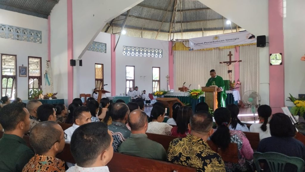 Lantunan Merdu Koor Depag Mabar dan Program Naring Mori Kelegaan di Tengah Beban Hidup Lantunan Merdu Koor Depag Mabar dan Program Naring Mori Kelegaan di Tengah Beban Hidup